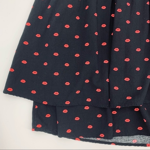 Torrid Lips Kisses Print Challis Skater Skirt 1X - Picture 4 of 10